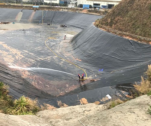 日土废水池清理